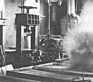 1948：「搾油機」を製造