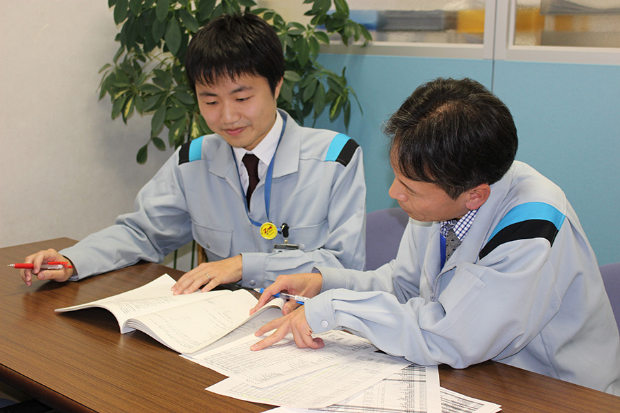 決算資料作成~国内・海外グループ会社決算業務の支援まで若いうちから責任のある仕事を任せられています。